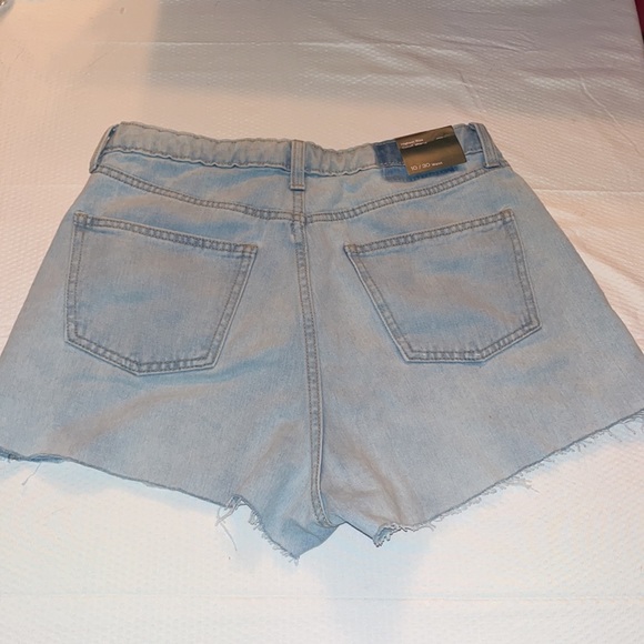 NWT WILD FABLE HIGHEST RISE CUTOFF SHORTS DENIM SIZE 10/30 - Picture 2 of 5